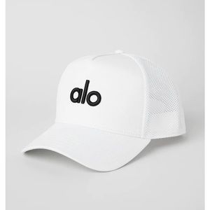 Alo district trucker hat NWOT